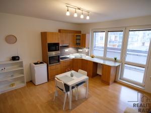 Pronájem bytu 2+kk, Olomouc, Novosadský dvůr, 51 m2