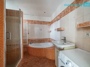 Prodej rodinného domu, Dolní Žandov, 167 m2