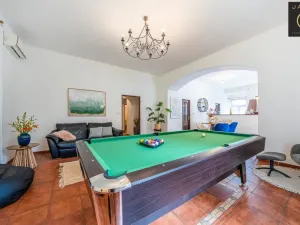 Prodej rodinného domu, Roztoky, 300 m2