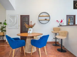 Prodej rodinného domu, Roztoky, 300 m2