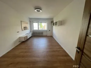 Pronájem bytu 2+1, Hodonín, Velkomoravská, 60 m2