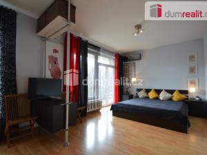 Pronájem bytu 1+kk, Praha - Smíchov, Na Hřebenkách, 52 m2