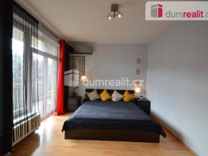 Pronájem bytu 1+kk, Praha - Smíchov, Na Hřebenkách, 52 m2