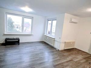 Pronájem bytu 2+1, Hodonín, Masarykovo nám., 42 m2