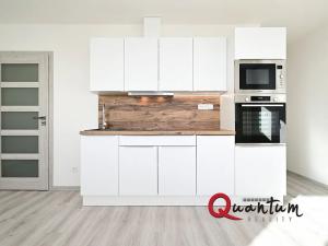 Pronájem bytu 1+kk, Kladno, Švédská, 33 m2