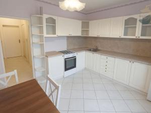 Prodej bytu 3+1, Klatovy - Klatovy V, Měchurova, 68 m2