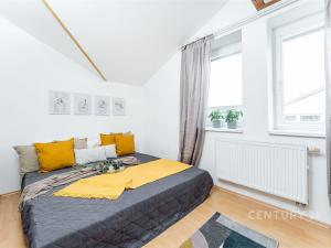 Pronájem bytu 2+kk, Praha, Bohdanečská, 47 m2