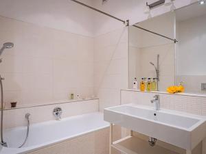 Pronájem bytu 2+kk, Praha - Staré Město, Na Perštýně, 73 m2