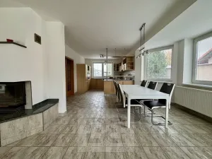 Pronájem rodinného domu, Česká, 200 m2