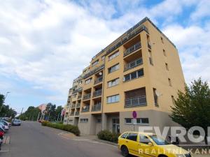 Pronájem bytu 1+kk, Pardubice - Polabiny, Bělehradská, 40 m2