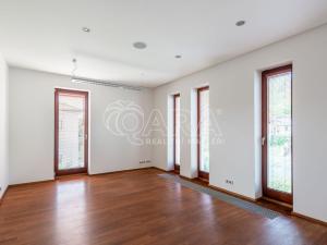 Pronájem vily, Statenice, U Školy, 364 m2