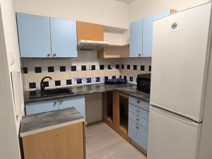 Pronájem bytu 1+kk, Hradec Králové, Švehlova, 18 m2