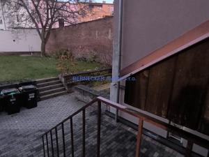 Pronájem bytu 1+kk, Hradec Králové, Švehlova, 18 m2