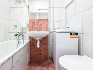 Pronájem bytu 2+kk, Praha - Nusle, Jaromírova, 43 m2