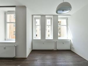 Pronájem bytu 1+kk, Praha - Vinohrady, Lucemburská, 30 m2