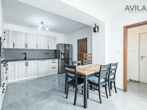 Prodej komerční nemovitosti, Benešov, Masarykovo náměstí, 256 m2