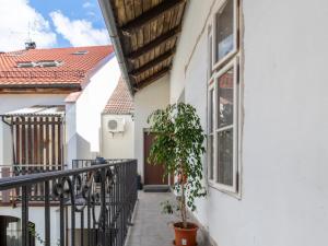 Prodej komerční nemovitosti, Benešov, Masarykovo náměstí, 256 m2