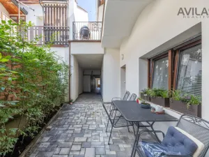 Prodej komerční nemovitosti, Benešov, Masarykovo náměstí, 256 m2