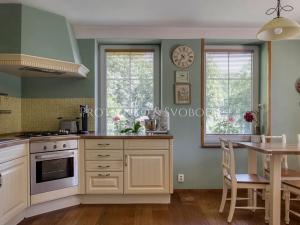 Prodej rodinného domu, Ledečko, 257 m2