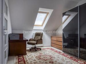 Prodej rodinného domu, Hostivice, náměstí Jana IV. z Dražic, 185 m2