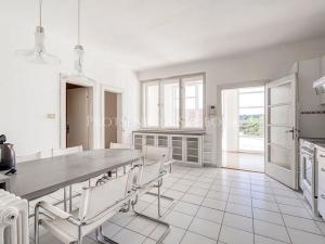 Prodej vícegeneračního domu, Křižanov, Benešovo náměstí, 530 m2