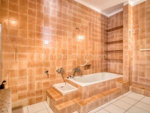 Prodej vícegeneračního domu, Křižanov, Benešovo náměstí, 530 m2