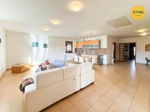 Prodej rodinného domu, Albrechtice, Bělehradská, 217 m2