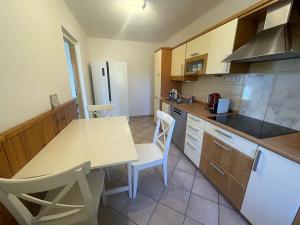 Pronájem rodinného domu, Zvole, 865 m2