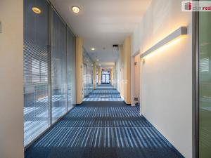 Pronájem kanceláře, České Budějovice - České Budějovice 6, Jeronýmova, 2300 m2