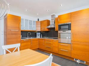 Pronájem bytu 2+kk, Praha - Kbely, Herlíkovická, 52 m2