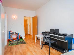 Pronájem bytu 2+kk, Praha - Kbely, Herlíkovická, 52 m2