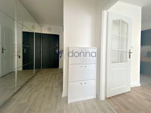 Pronájem bytu 2+kk, Praha, Zvoncovitá, 46 m2