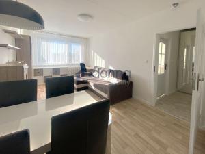 Pronájem bytu 2+kk, Praha, Zvoncovitá, 46 m2