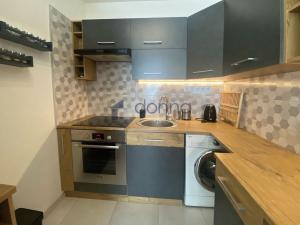 Pronájem bytu 2+kk, Praha, Zvoncovitá, 46 m2