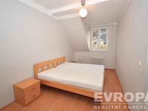 Pronájem bytu 3+1, Karlovy Vary, náměstí Dr. M. Horákové, 81 m2