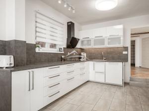 Prodej rodinného domu, Šimanov, 480 m2