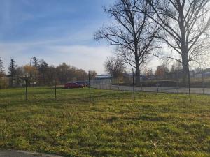 Pronájem komerčního pozemku, Bavoryně, 100 m2