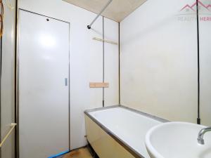 Pronájem bytu 2+1, Chomutov, Kundratická, 65 m2