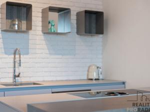 Pronájem bytu 2+kk, Praha - Holešovice, Sanderova, 65 m2