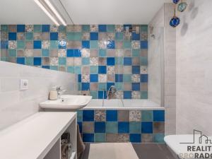 Pronájem bytu 2+kk, Praha - Holešovice, Sanderova, 65 m2