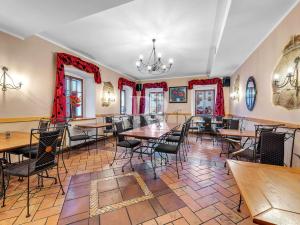 Prodej činžovního domu, Nový Bor, nám. Míru, 507 m2