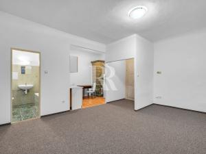 Prodej činžovního domu, Nový Bor, nám. Míru, 507 m2