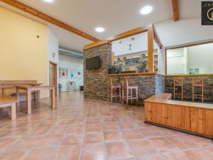 Pronájem kanceláře, Buštěhrad, Náměstí, 576 m2