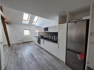 Pronájem kanceláře, Praha - Nusle, Sinkulova, 141 m2