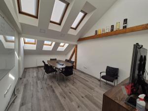 Pronájem kanceláře, Praha - Nusle, Sinkulova, 141 m2