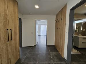 Pronájem skladu, Praha, Všetatská, 146 m2