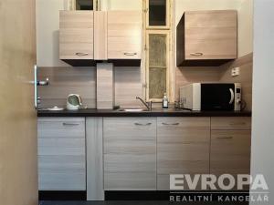 Pronájem kanceláře, Praha - Holešovice, Jablonského, 17 m2