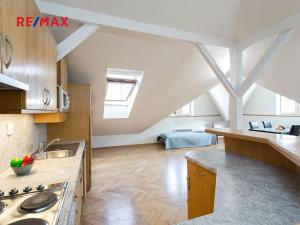 Pronájem bytu 2+kk, Praha - Karlín, Křižíkova, 70 m2