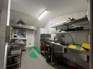 Pronájem restaurace, Praha - Nusle, náměstí Generála Kutlvašra, 300 m2