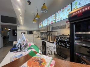 Pronájem restaurace, Praha - Nusle, náměstí Generála Kutlvašra, 300 m2